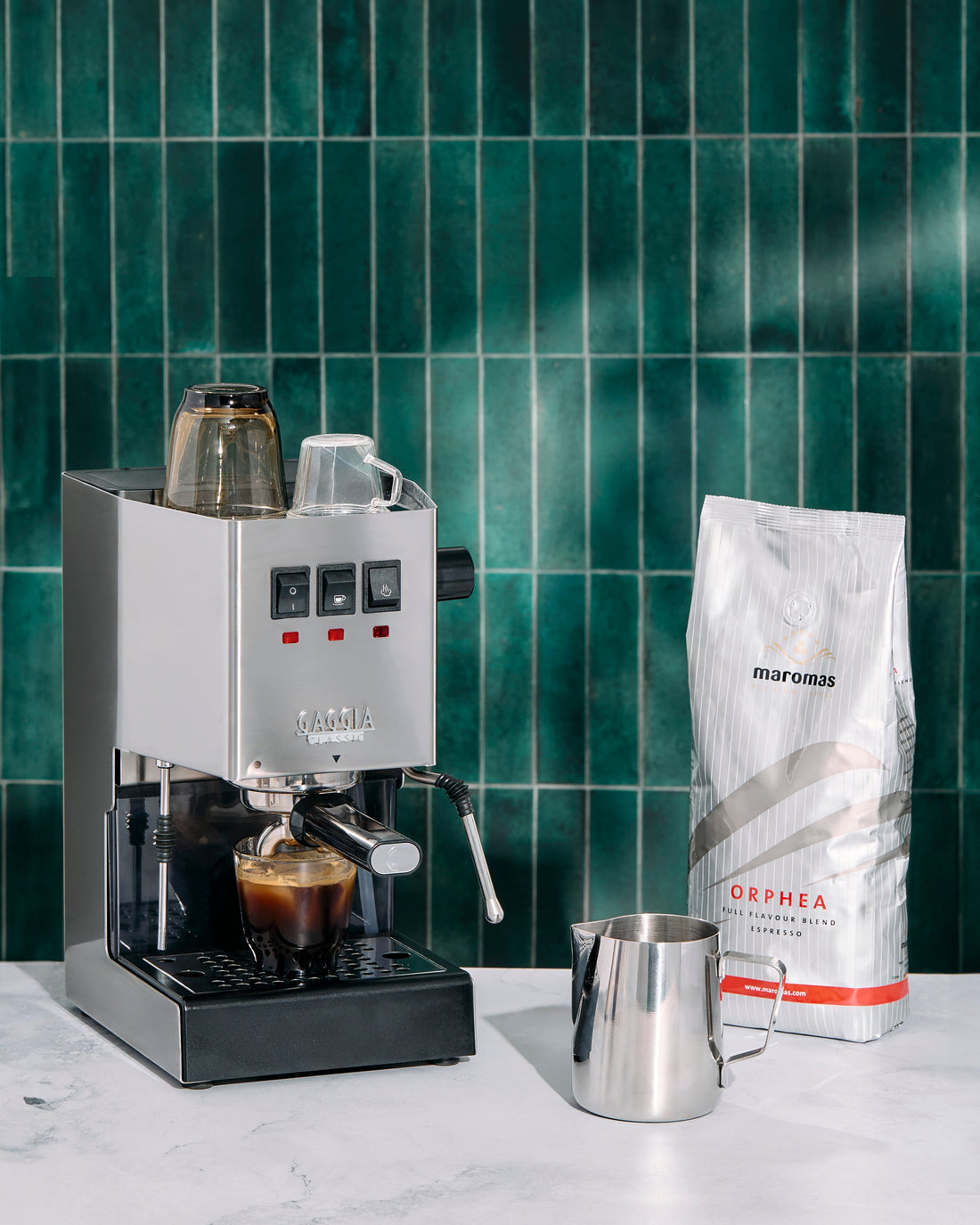 Gaggia Classic Pro E24 Stainless Steel lifestyle with maromas || Stainless Steel