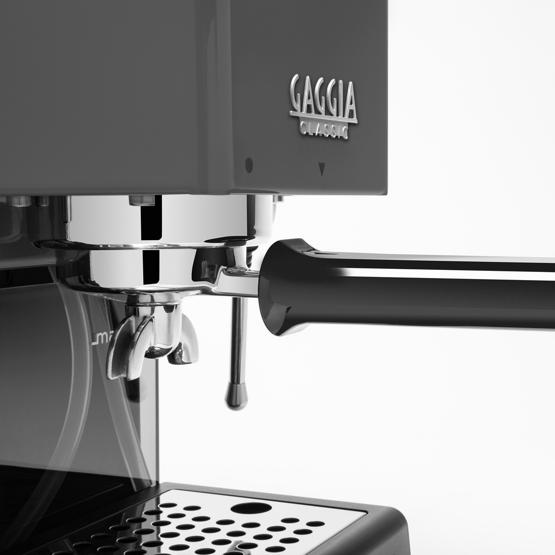 Gaggia Classic Pro E24 Industrial Grey portafilter zoom || Industrial Grey
