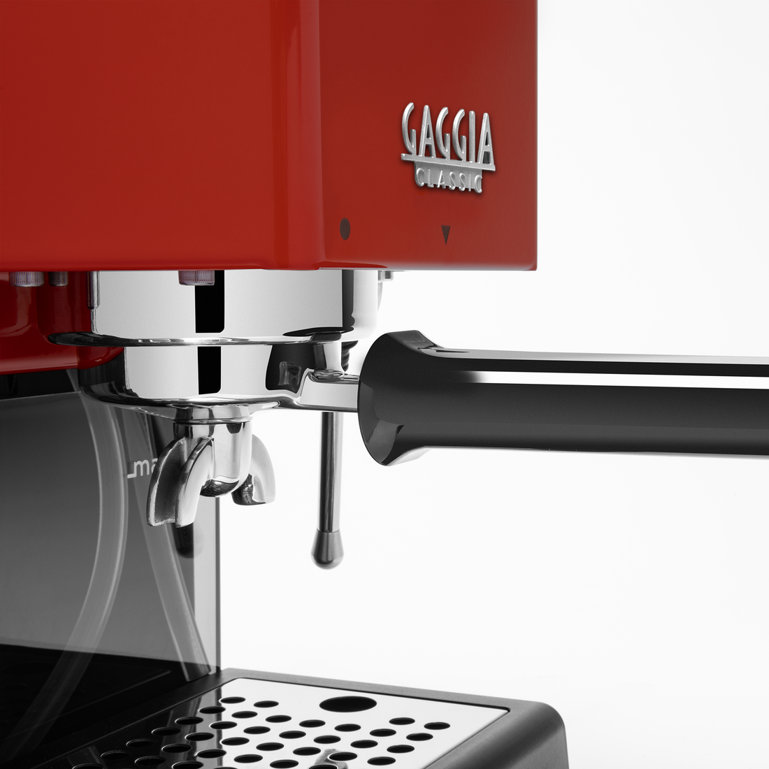 Gaggia Classic Pro E24 Cherry Red portafilter zoom || Cherry Red
