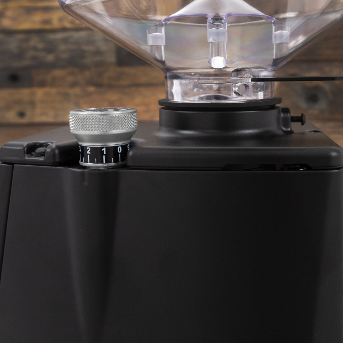 Micrometric adjustment knob