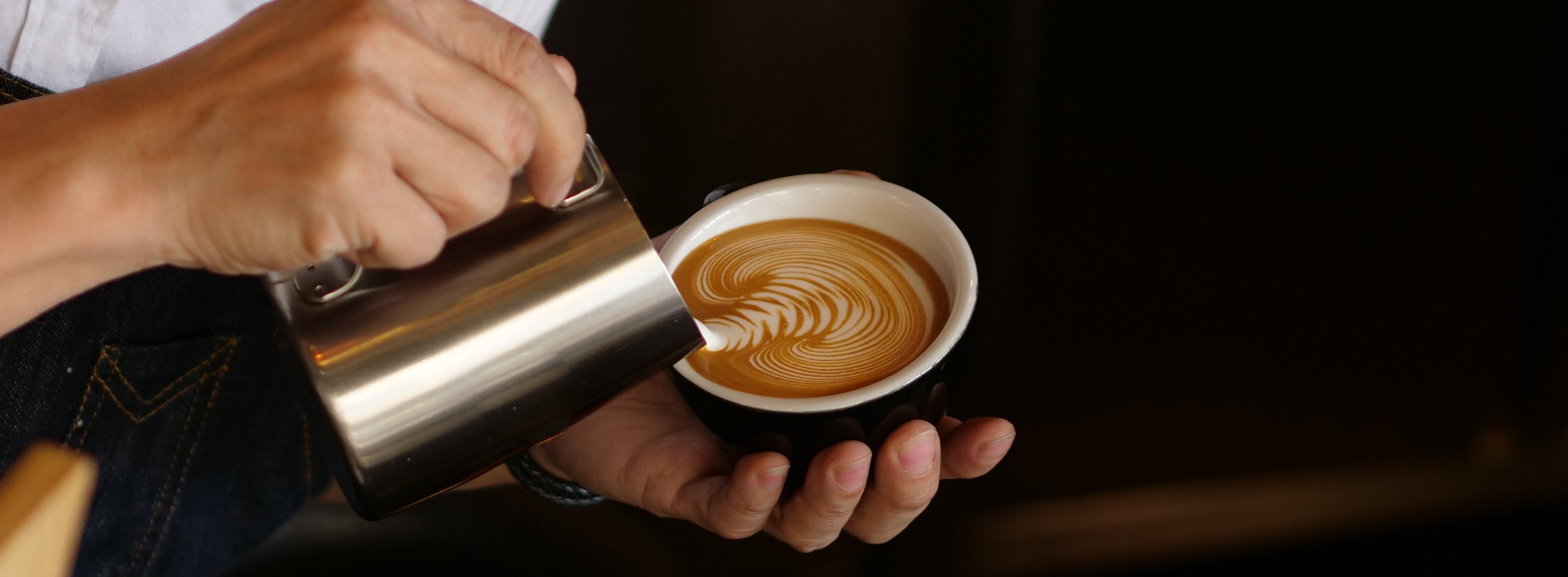 How to Make a Cappuccino on the DeLonghi EC860