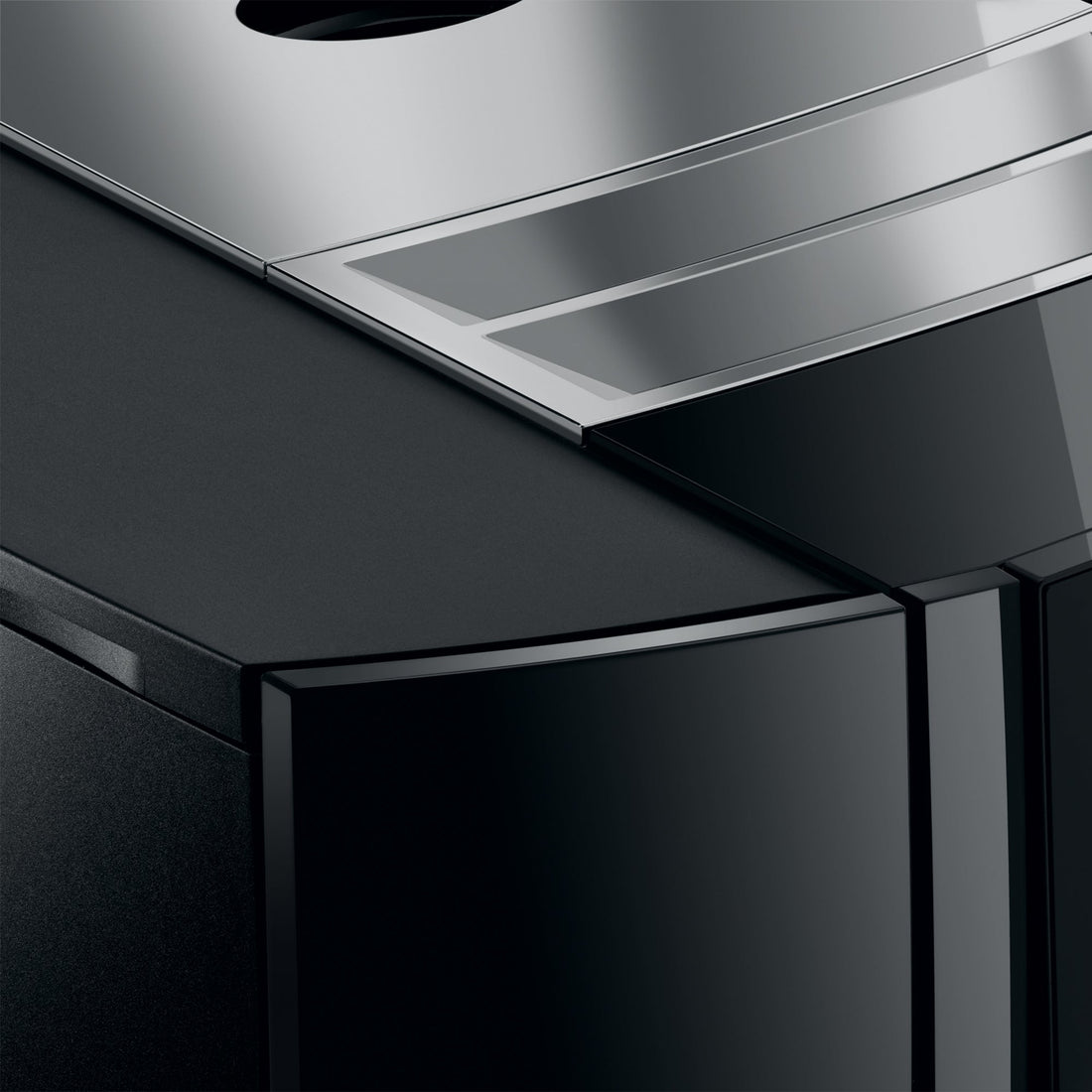 JURA J8 Piano Black Top and Panel Detail || Piano Black