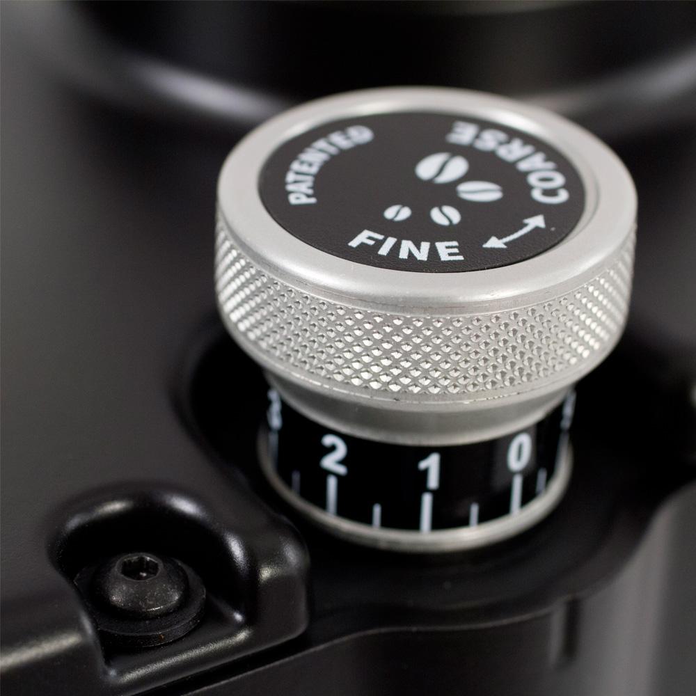 Micrometric grind adjustment knob