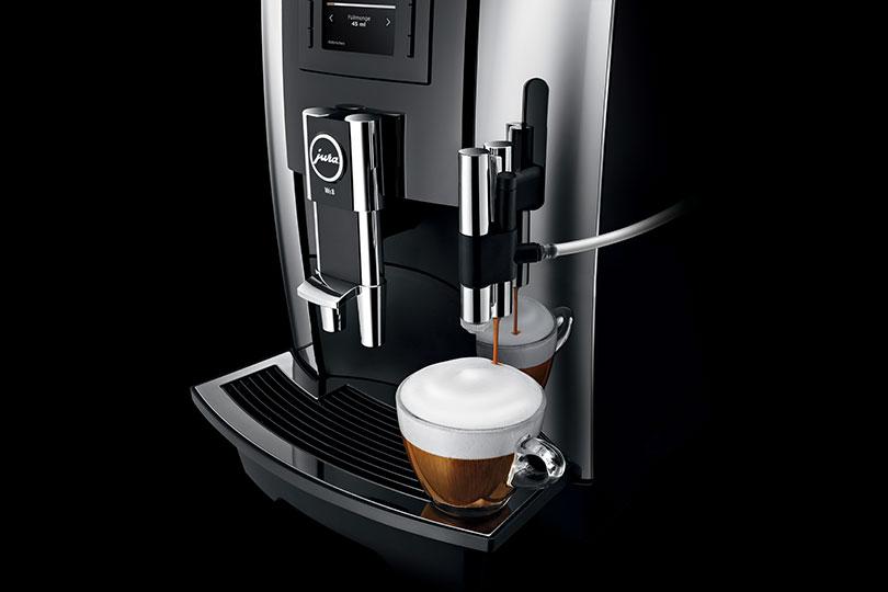 Making a cappuccino with the WE8